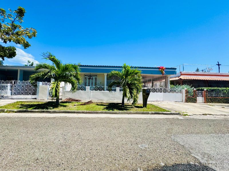 Urb Santa Clara 28 Calle Fulgor Ponce 00716 PR