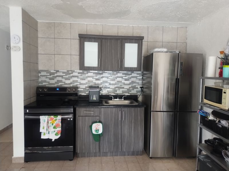 Bo Canovanas Urb Loiza Valley Bloque O #506 Loiza 00729 PR