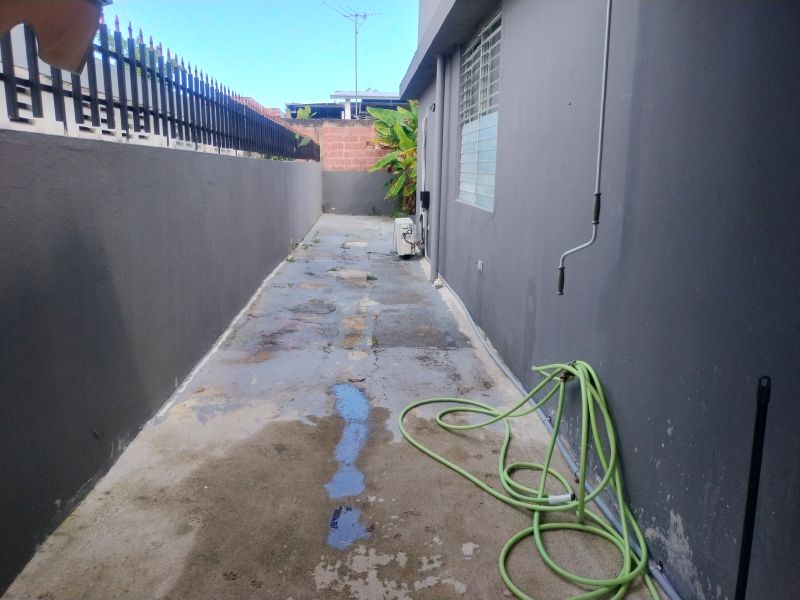 Bo Canovanas Urb Loiza Valley Bloque O #506 Loiza 00729 PR