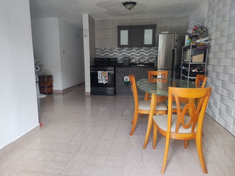 Bo Canovanas Urb Loiza Valley Bloque O #506 Loiza 00729 PR