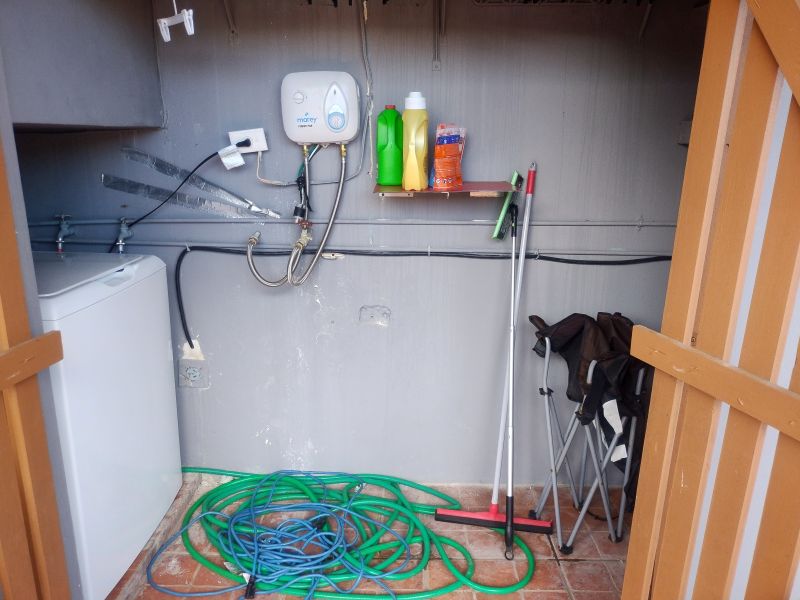 Bo Canovanas Urb Loiza Valley Bloque O #506 Loiza 00729 PR