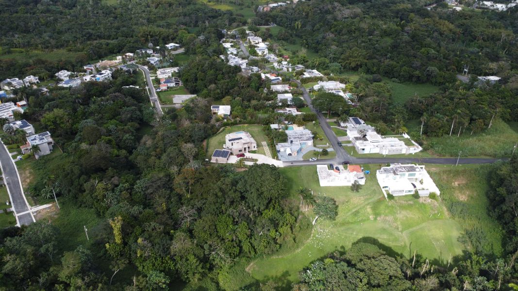 C37 Calle 1 Urb Valle Escondido Guaynabo 00971 PR