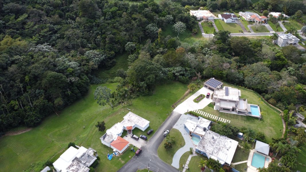 C37 Calle 1 Urb Valle Escondido Guaynabo 00971 PR