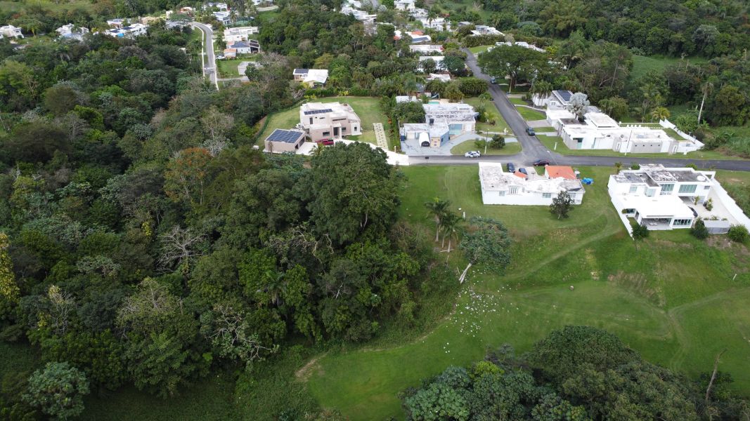 C37 Calle 1 Urb Valle Escondido Guaynabo 00971 PR