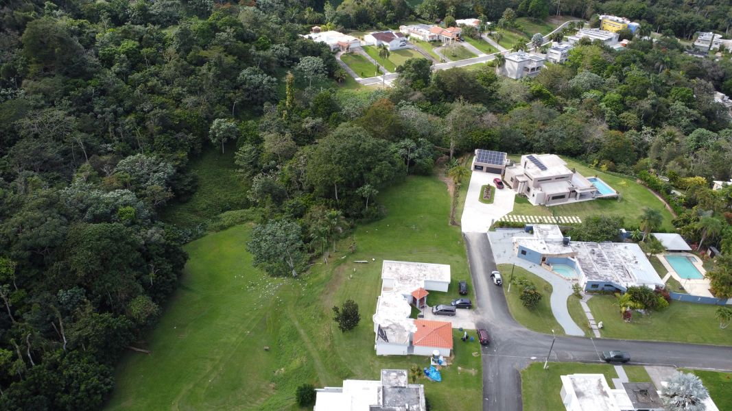 C37 Calle 1 Urb Valle Escondido Guaynabo 00971 PR