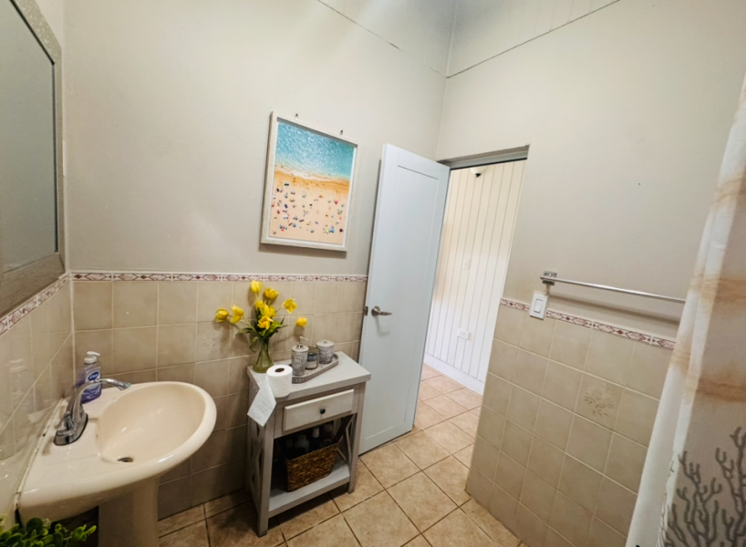 Sector El Combate 10 Carr 3301 Km 0.5 Cabo Rojo 00623 PR