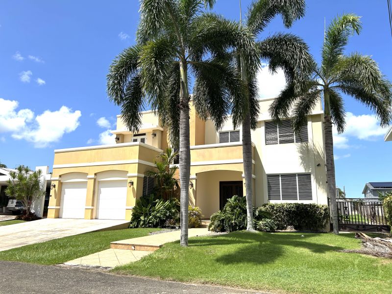 Carr 2 Km 122.4 Bo Caimital Alto Solar 5 Calle Pas Aguadilla 00603 PR