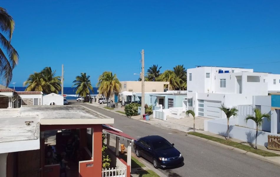 Urb Mar Azul Calle 6 G-15 Hatillo 00659 PR