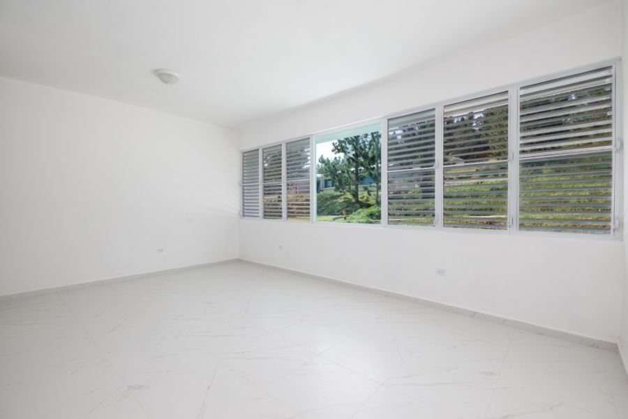 Urb Reales De Beatriz C 24 Cidra 00739 PR