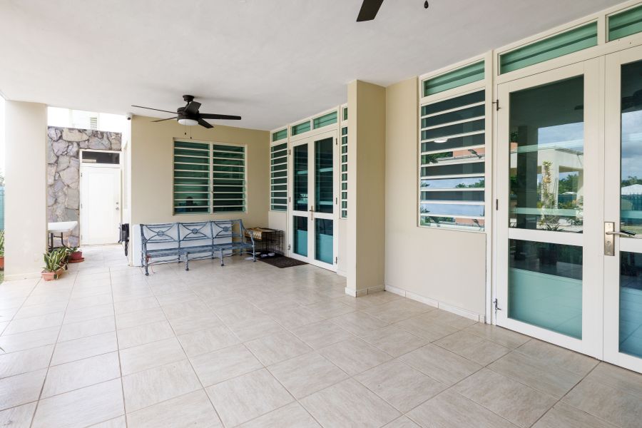 Urb Caguas Real Calle Alcazar A-34 Caguas 00725 PR