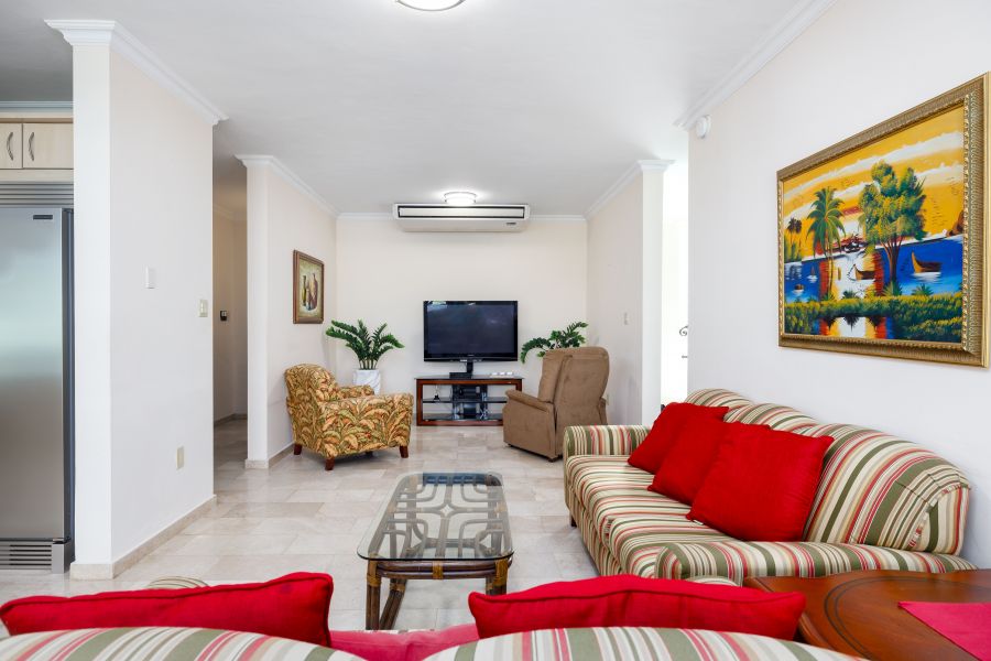 Urb Caguas Real Calle Alcazar A-34 Caguas 00725 PR