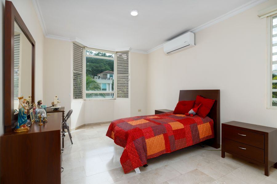 Urb Caguas Real Calle Alcazar A-34, Caguas - 12