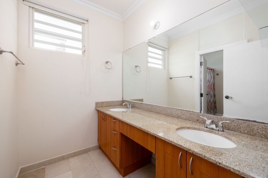 Urb Caguas Real Calle Alcazar A-34, Caguas - 15