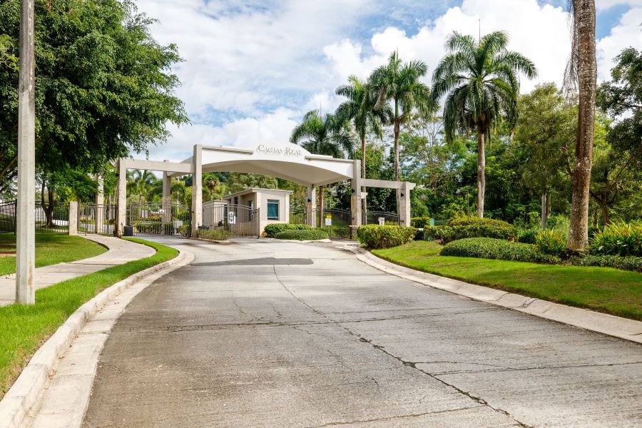 Urb Caguas Real Calle Alcazar A-34 Caguas 00725 PR