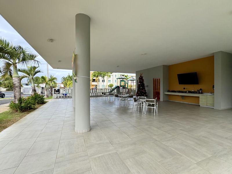 Cond Las Primaveras Calle Fortunato Vizcarrondo 31 Carolina 00985 PR