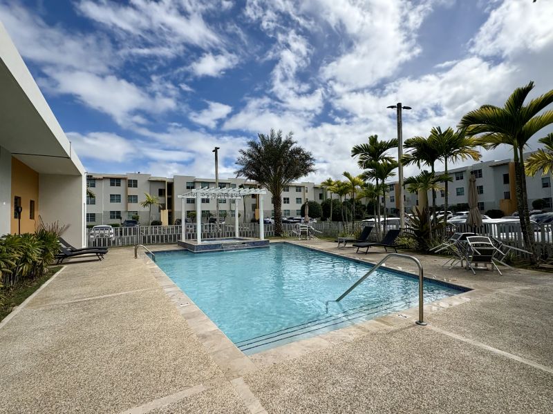 Cond Las Primaveras Calle Fortunato Vizcarrondo 31 Carolina 00985 PR