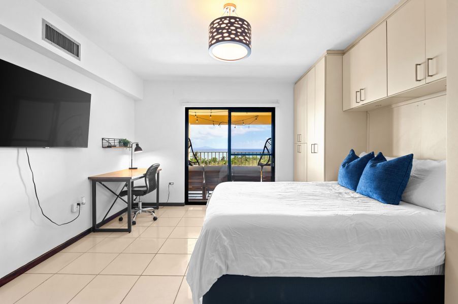 Cond Palmanova Plaza Apt B-214 Humacao 00791 PR