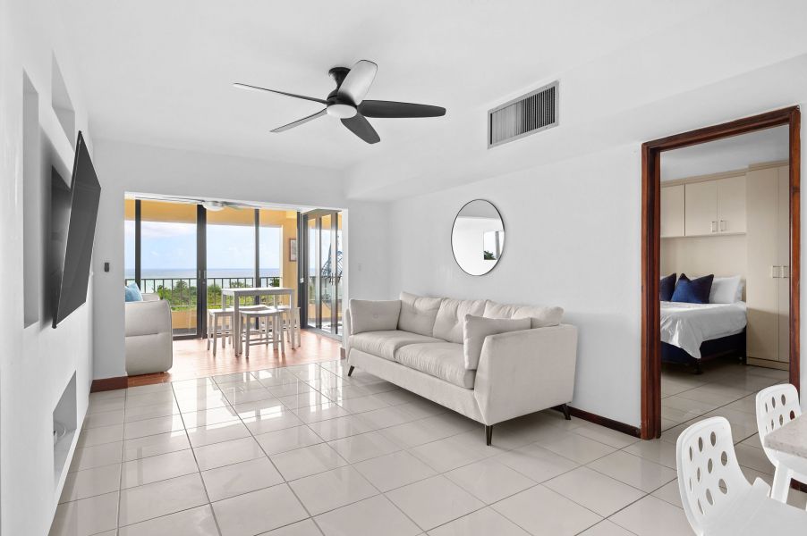 Cond Palmanova Plaza Apt B-214 Humacao 00791 PR