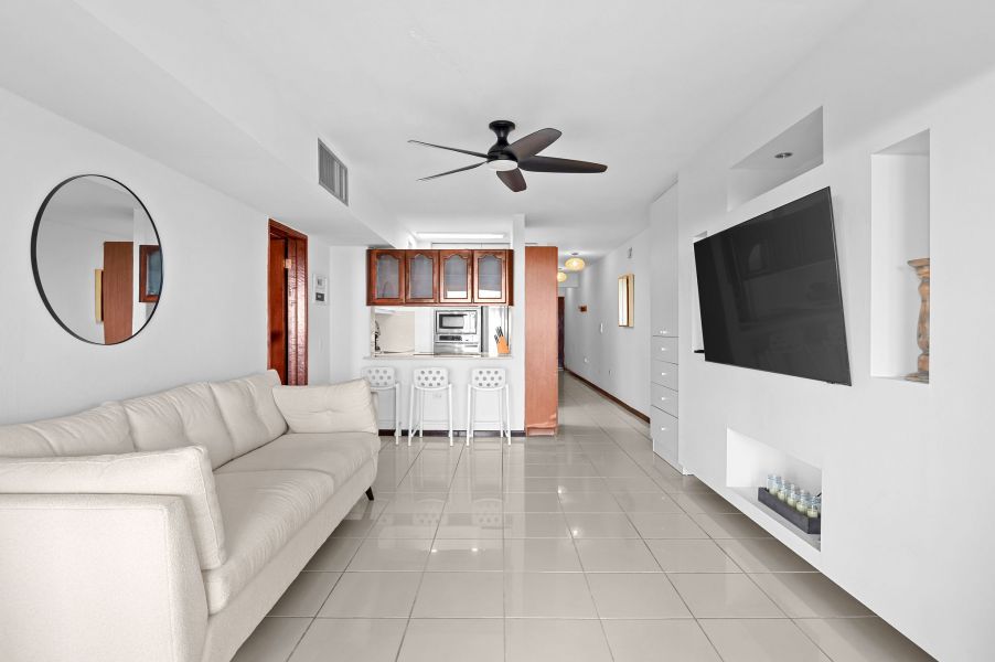 Cond Palmanova Plaza Apt B-214 Humacao 00791 PR