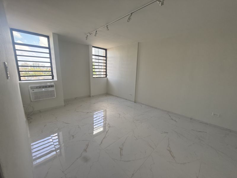 Cond Caparra Real Apt 202 Guaynabo 00965 PR