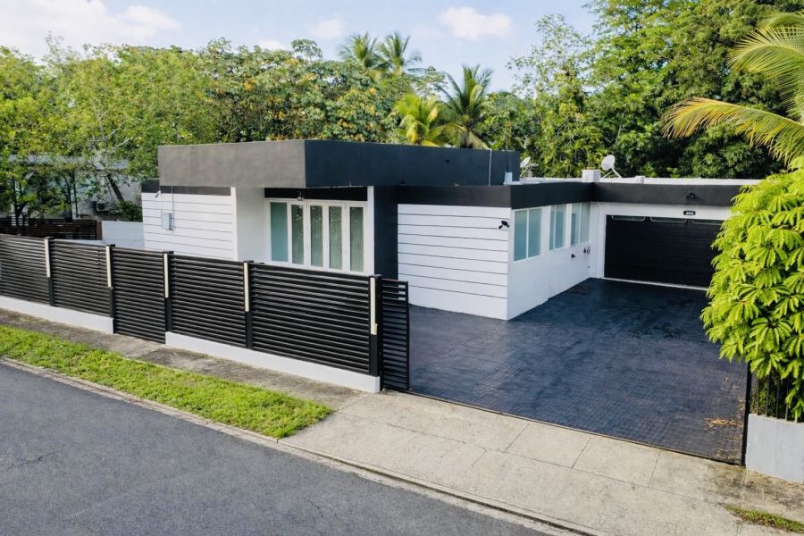 Urb Lourdes 665 Calle Trujillo Alto 00976 PR