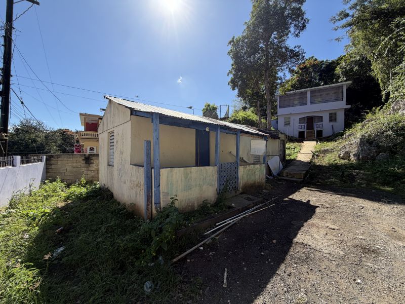 Calle 14 P648 Robles Rio Abajo Vega Baja 00693 PR