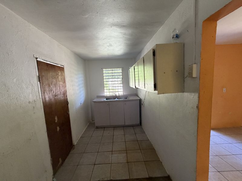 Calle 14 P648 Robles Rio Abajo Vega Baja 00693 PR