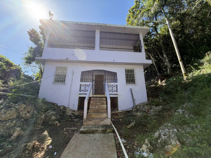 Calle 14 P648 Robles Rio Abajo Vega Baja 00693 PR