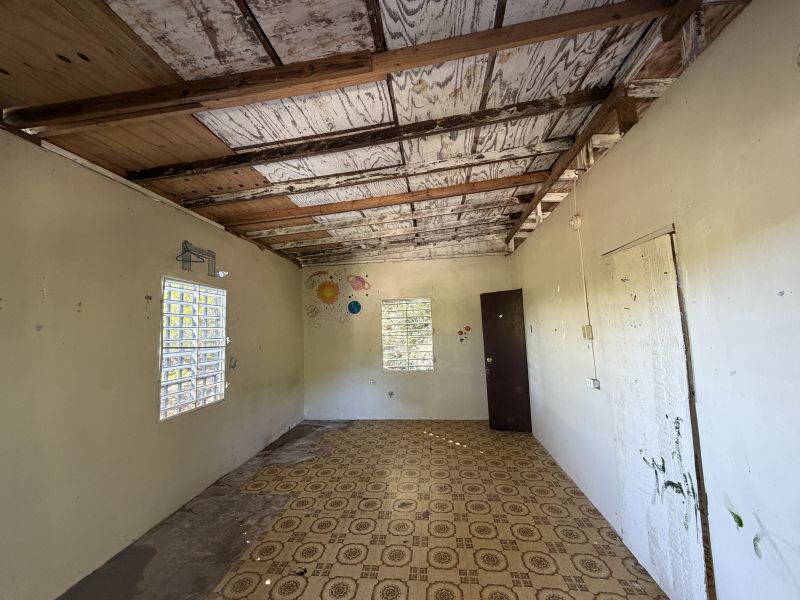 Calle 14 P648 Robles Rio Abajo Vega Baja 00693 PR