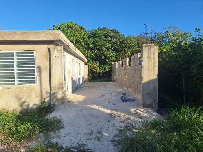 Bo Puente Jobos Comunidad Santa Ana Calle D Casa 1, Guayama - 11