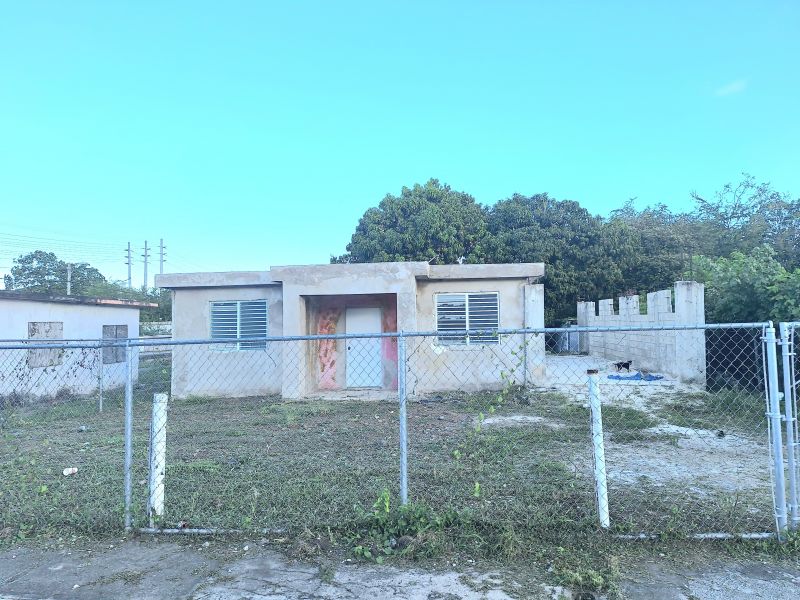 Bo Puente Jobos Comunidad Santa Ana Calle D Casa 1, Guayama - 1