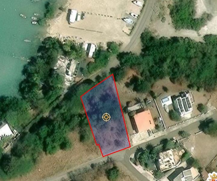 Carr 330 Km 6.7 Sector San Jacinto Bo Carenero Guanica 00653 PR