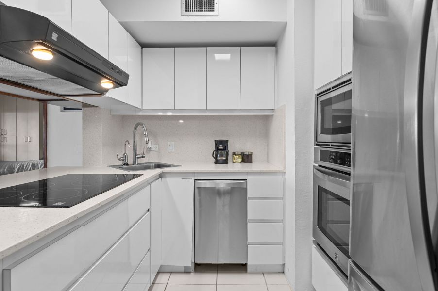 Condominio Palmanova Plaza Apt B-214 Humacao 00791 PR