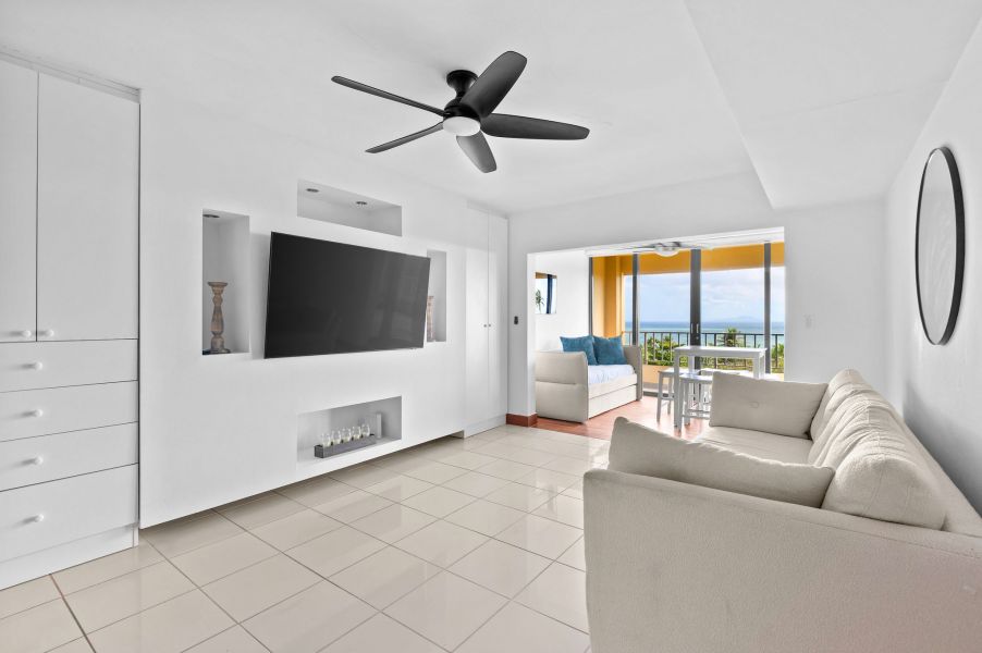 Condominio Palmanova Plaza Apt B-214 Humacao 00791 PR