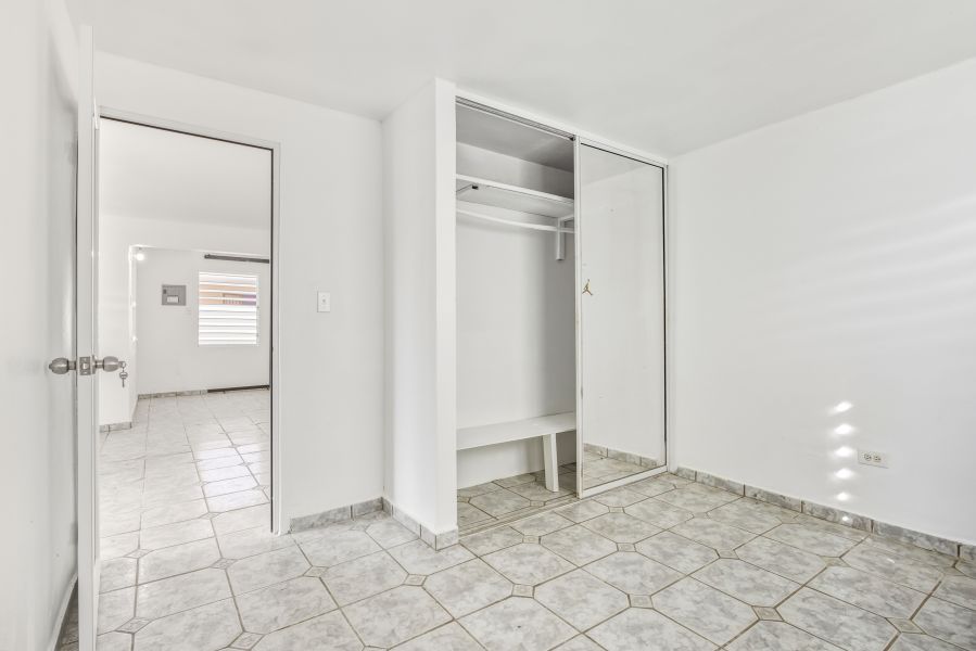 221 Trinitaria St Hostos Comm Campanilla Wd Toa Baja 00949 PR