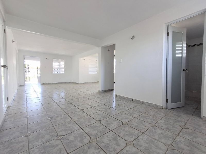 221 Trinitaria St Hostos Comm Campanilla Wd Toa Baja 00949 PR