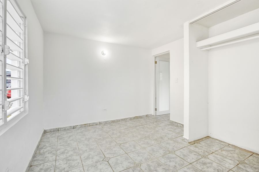 221 Trinitaria St Hostos Comm Campanilla Wd Toa Baja 00949 PR