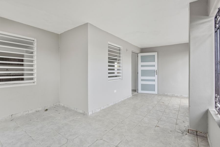 221 Trinitaria St Hostos Comm Campanilla Wd Toa Baja 00949 PR