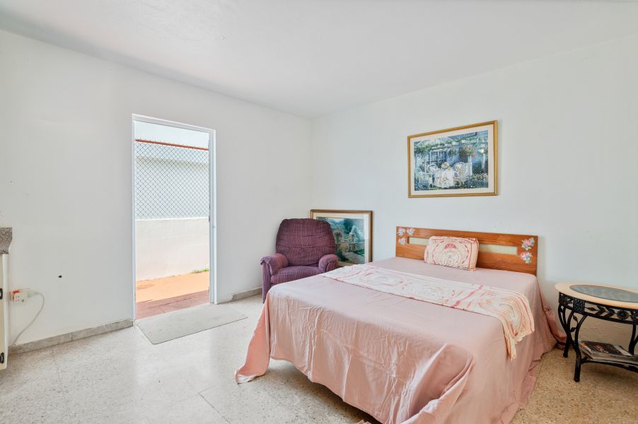 Urb Sunny Hills Ave Santa Juanita B-2 Bayamon 00956 PR