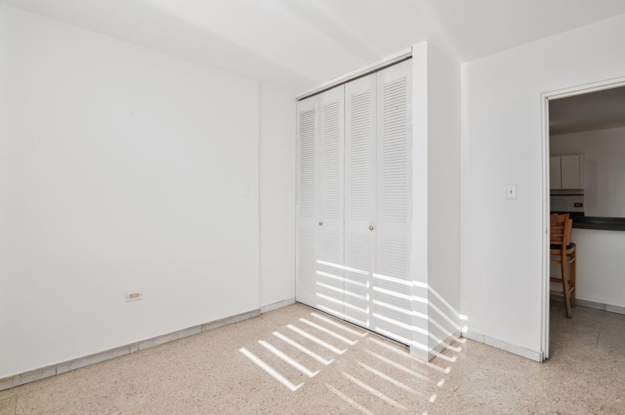 Urb Sunny Hills Ave Santa Juanita B-2 Bayamon 00956 PR