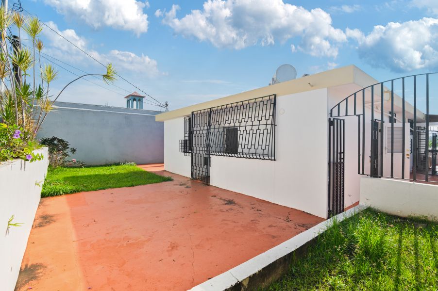 Urb Sunny Hills Ave Santa Juanita B-2 Bayamon 00956 PR