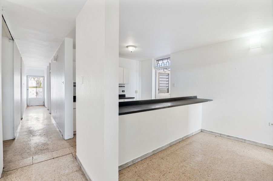 Urb Sunny Hills Ave Santa Juanita B-2 Bayamon 00956 PR