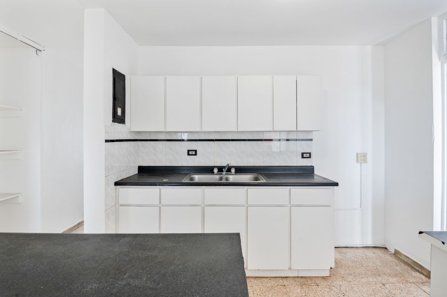 Urb Sunny Hills Ave Santa Juanita B-2 Bayamon 00956 PR