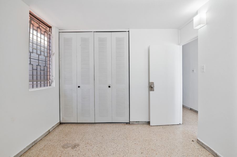 Urb Sunny Hills Ave Santa Juanita B-2 Bayamon 00956 PR