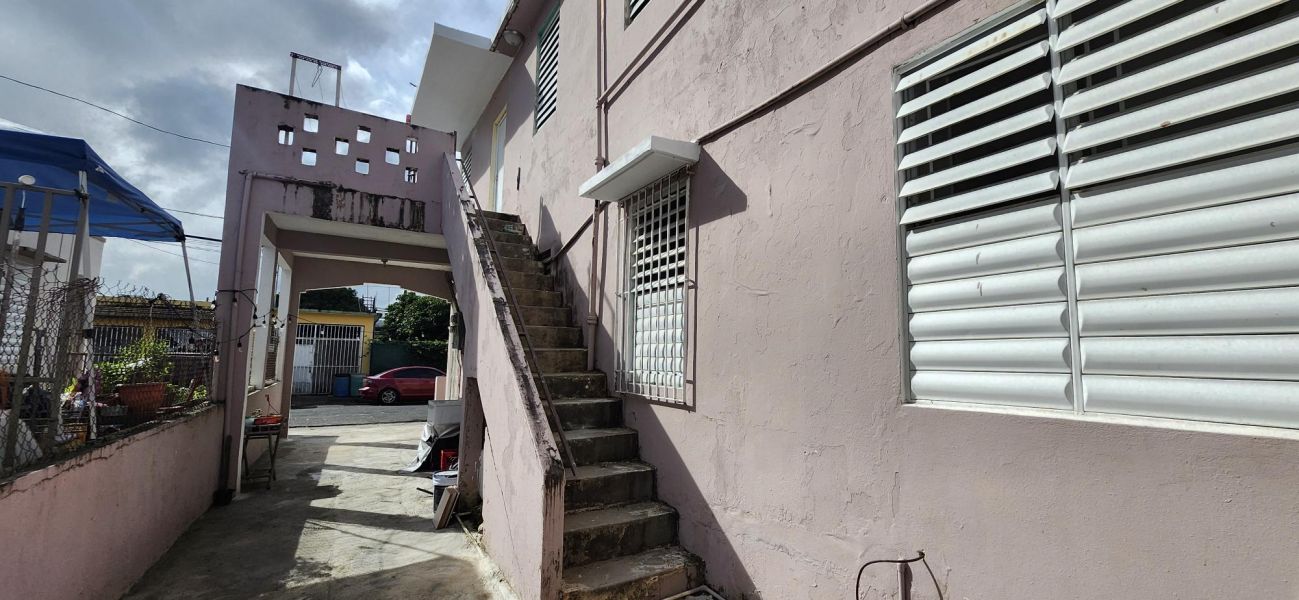 Calle Jimenez Garcia # 4 Urb Jardines Pla Caguas 00725 PR