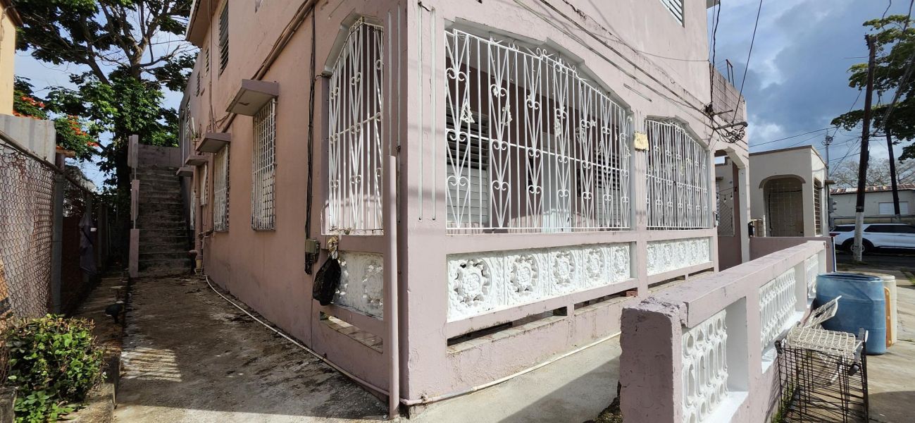 Calle Jimenez Garcia # 4 Urb Jardines Pla Caguas 00725 PR