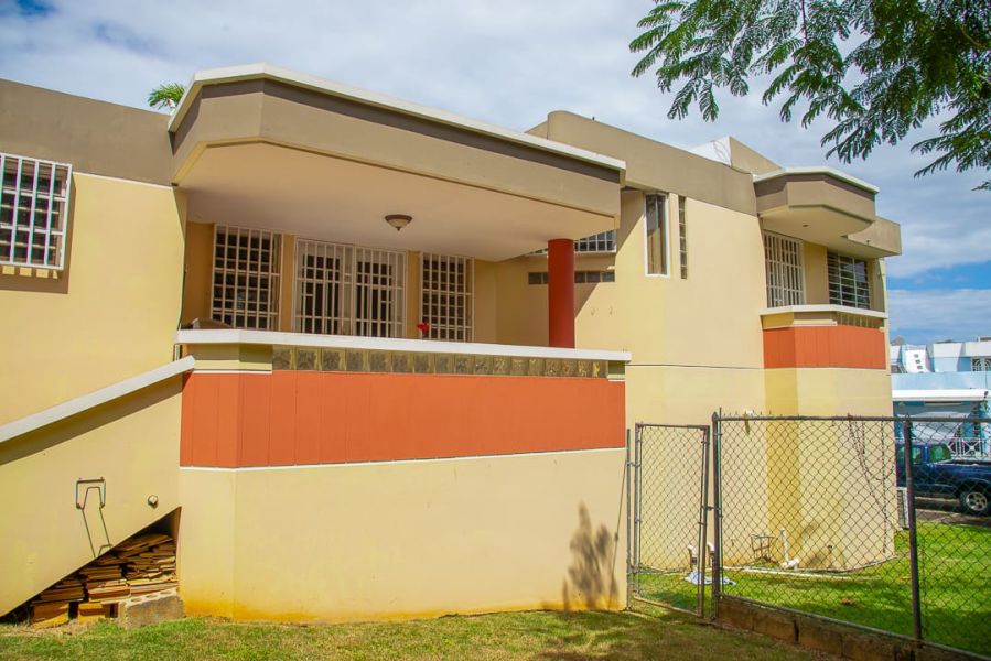 1117 Calle Virginia Barreto Garcia Quebradillas 00678 PR