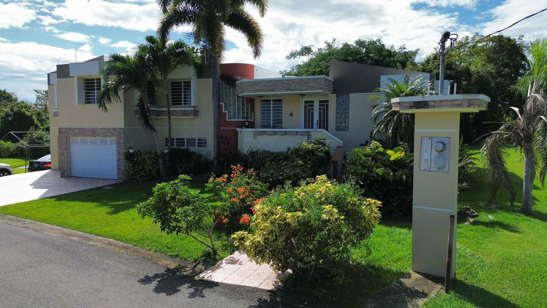 1117 Calle Virginia Barreto Garcia Quebradillas 00678 PR