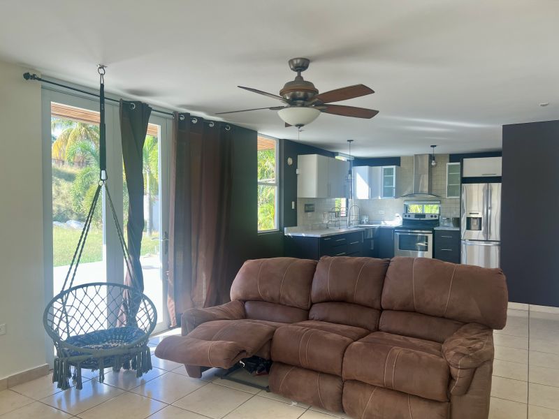 Mansiones En Paseo De Reyes #6 Calle Rey Luis Juana Diaz 00795 PR