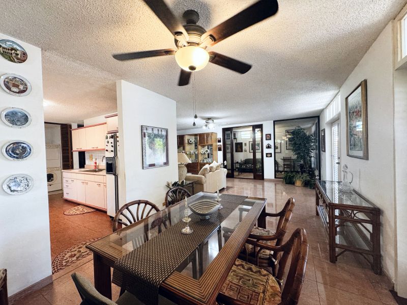 Calle Alhambra 10-28 Urb Torrimar Guaynabo 00969 PR